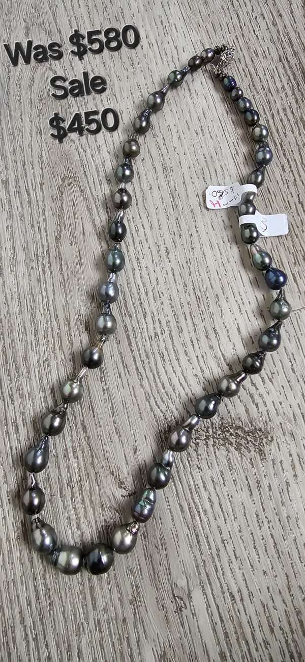 TStrand5 Big Baroque necklace.
